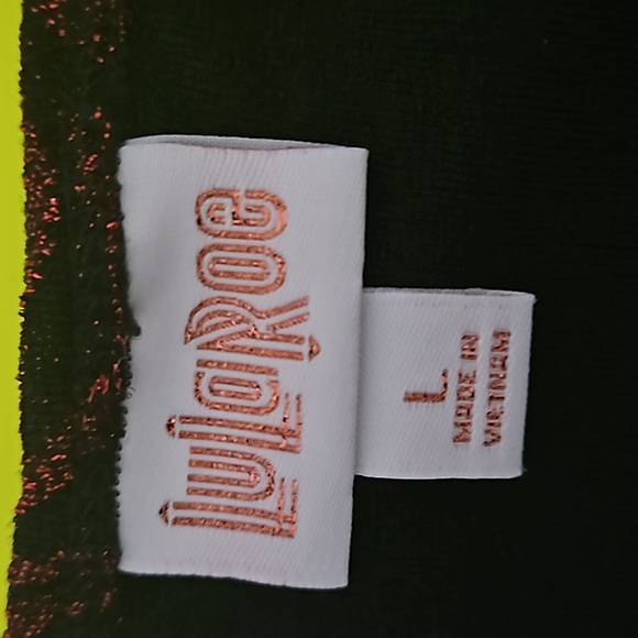 Large Irma Red and Black - Metalic Thread - Picture 3 of 6